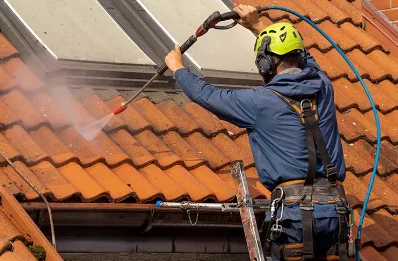 Démoussage et hydrofuge de toiture à Gailhan